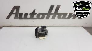 Usagé Boitier papillon Suzuki Alto (GF) 1.0 12V Prix € 50,00 Règlement à la marge proposé par AutoHam