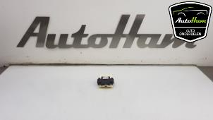 Used Antenna Amplifier BMW 3 serie Touring (F31) 320i 2.0 16V Price € 10,00 Margin scheme offered by AutoHam