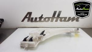 Usagé Réservoir lave-glace avant BMW 3 serie Touring (F31) 320i 2.0 16V Prix € 30,00 Règlement à la marge proposé par AutoHam