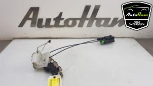 Usagé Serrure avant droite Suzuki Alto (GF) 1.0 12V Prix € 30,00 Règlement à la marge proposé par AutoHam