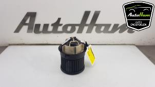 Używane Silnik wentylatora nagrzewnicy Peugeot 308 (4A/C) 1.4 VTI 16V Cena € 40,00 Procedura marży oferowane przez AutoHam