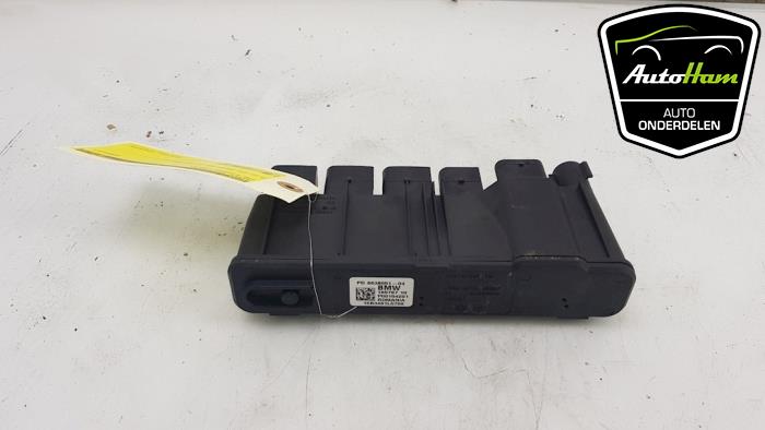 Module (miscellaneous) from a BMW 3 serie (F30) 320i 2.0 16V 2017