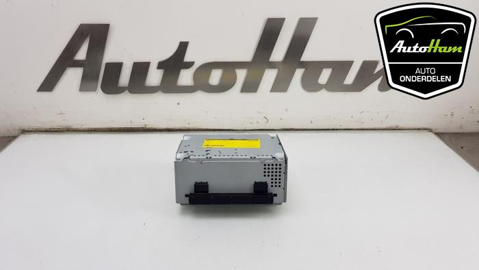 Używane Radio Ford Focus 3 Wagon 1.0 Ti-VCT EcoBoost 12V 125 Cena € 75,00 Procedura marży oferowane przez AutoHam