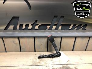 Used Seatbelt tensioner, right BMW 3 serie (E90) 320i 16V Price € 50,00 Margin scheme offered by AutoHam