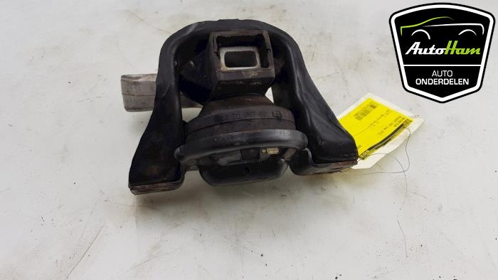 Engine mount from a Peugeot 208 I (CA/CC/CK/CL) 1.4 16V 2012