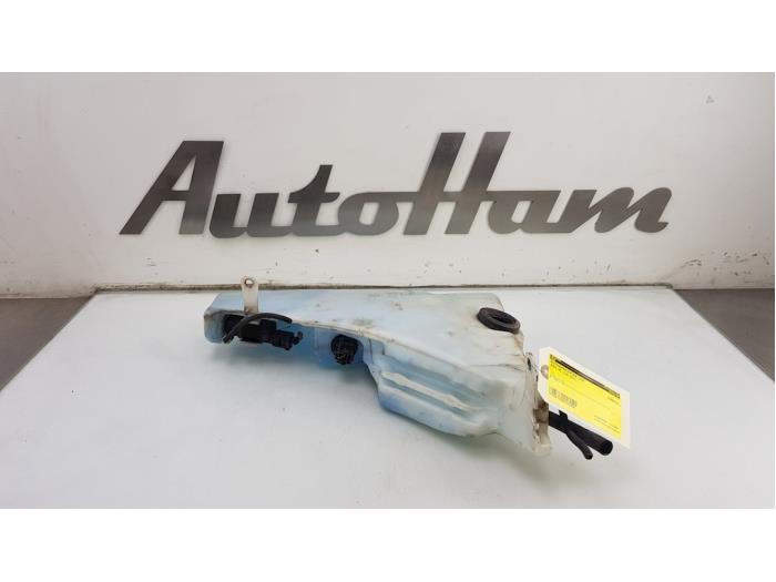 Front windscreen washer reservoir from a Audi A5 Cabrio (8F7) 2.0 TDI 16V 2012