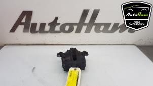 Usagé Etrier de frein (pince) avant droit Citroen DS3 (SA) 1.6 e-HDi Prix € 30,00 Règlement à la marge proposé par AutoHam