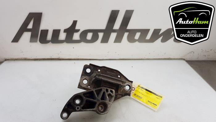 Used Engine mount Nissan Qashqai (J10) 2.0 dCi Price € 20,00 Margin scheme offered by AutoHam