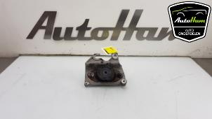 Used Gearbox mount Renault Captur (2R) 0.9 Energy TCE 12V Price € 25,00 Margin scheme offered by AutoHam