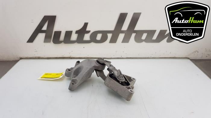Usagé Support moteur Mercedes A (W176) 1.8 A-200 CDI 16V Prix € 15,00 Règlement à la marge proposé par AutoHam