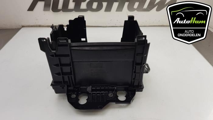 Battery box from a Renault Clio III Estate/Grandtour (KR) 1.2 16V 75 2010