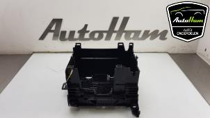 Used Battery box Renault Clio III Estate/Grandtour (KR) 1.2 16V 75 Price € 25,00 Margin scheme offered by AutoHam
