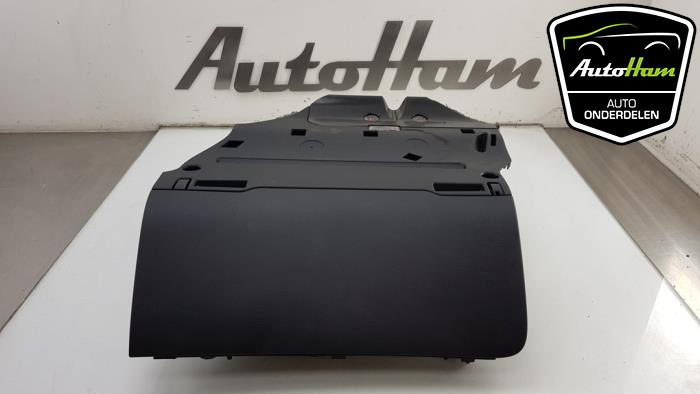 Begagnade Handskfack Audi A6 Avant (C6) 2.0 T FSI 16V Pris € 100,00 Marginaltabell erbjuds av AutoHam