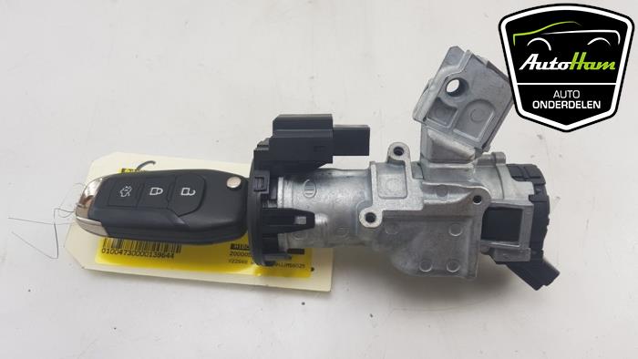 Cerradura de contacto y llave de un Ford Fiesta 7 1.0 EcoBoost 12V 100 2018
