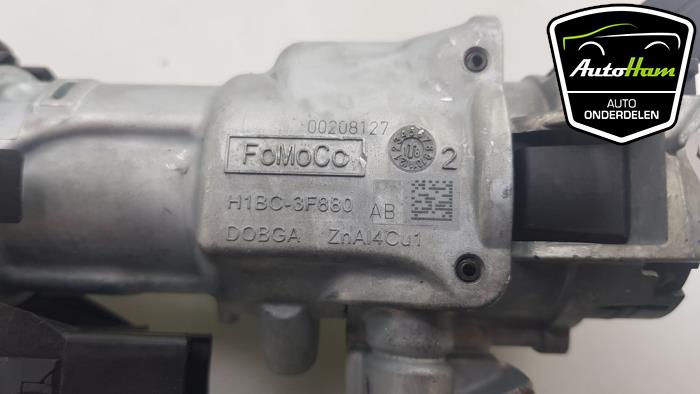 Cerradura de contacto y llave de un Ford Fiesta 7 1.0 EcoBoost 12V 100 2018