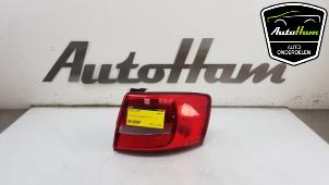Używane Tylne swiatlo pozycyjne prawe Volkswagen Jetta IV (162/16A) 2.0 TDI 16V Cena € 85,00 Procedura marży oferowane przez AutoHam