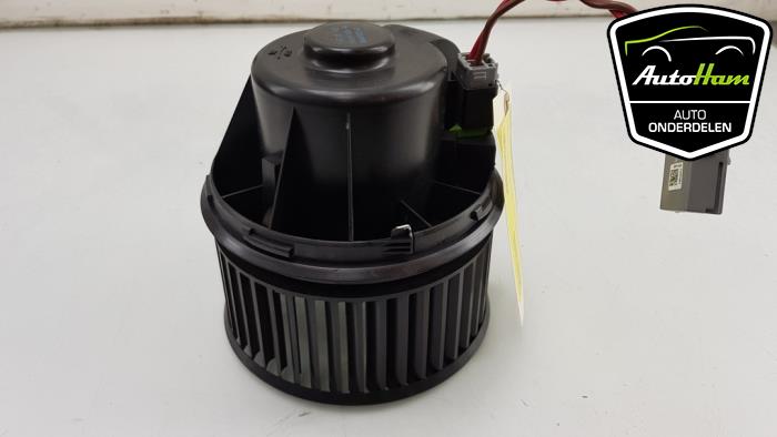 Heating and ventilation fan motor Volvo V40 2.0 D3 20V - AV6N18456AA FOMOCO
