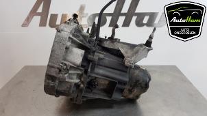 Getriebe van een Renault Clio III (BR/CR) 1.2 16V 75 2006