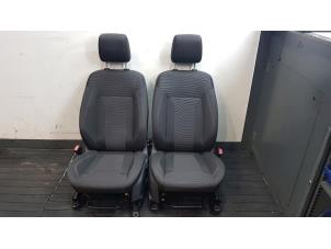 Używane Fotel prawy Ford Fiesta 6 (JA8) 1.0 EcoBoost 12V 100 Cena € 150,00 Procedura marży oferowane przez AutoHam