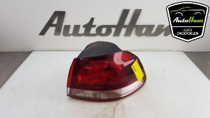 Używane Tylne swiatlo pozycyjne prawe Volkswagen Golf VI (5K1) 1.2 TSI BlueMotion Cena € 50,00 Procedura marży oferowane przez AutoHam