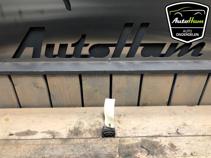 Begagnade Styrvinkelsensor Seat Leon (1P1) 1.9 TDI 105 Pris € 10,00 Marginaltabell erbjuds av AutoHam
