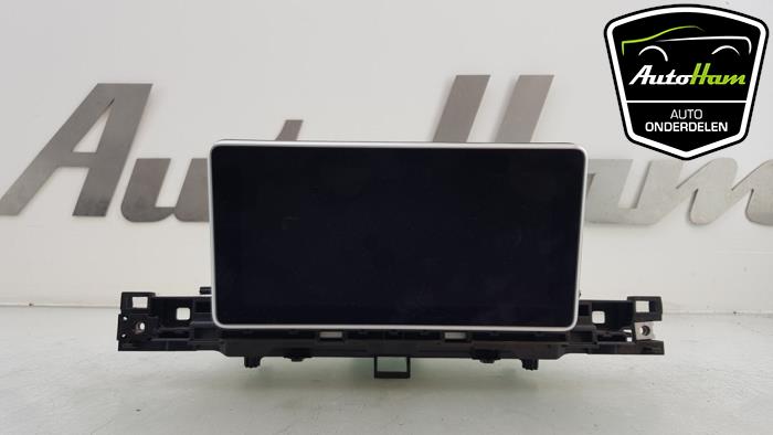 Controlador de pantalla multimedia de un Audi A4 Avant (B9) 1.4 TFSI 16V 2018