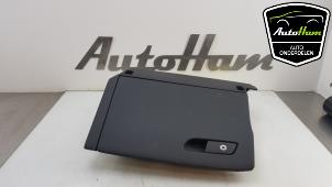 Usagé Boîte à gants Audi A4 Avant (B9) 1.4 TFSI 16V Prix € 75,00 Règlement à la marge proposé par AutoHam