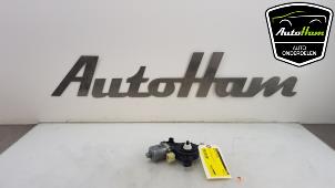 Usados Motor de ventanilla de puerta Audi A4 Avant (B9) 1.4 TFSI 16V Precio € 15,00 Norma de margen ofrecido por AutoHam