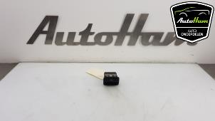 Used Parking brake switch Mercedes A (W176) 2.2 A-200 CDI, A-200d 16V Price € 10,00 Margin scheme offered by AutoHam