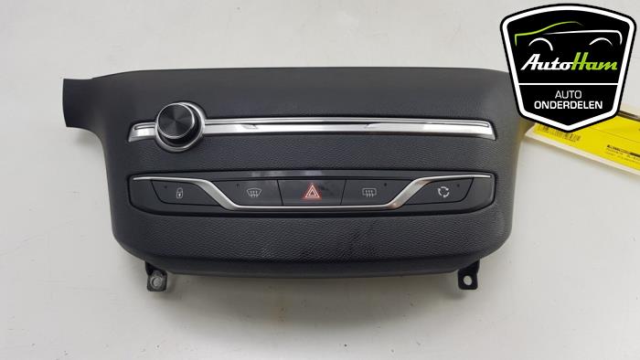 Panel de control de radio de un Peugeot 308 (L3/L8/LB/LH/LP) 1.6 BlueHDi 120 2015