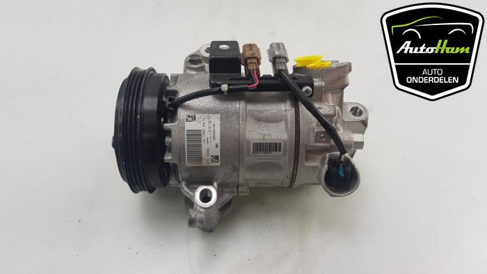 Air conditioning pump from a Renault Twingo III (AH) 1.0 SCe 75 12V 2019