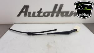 Used Front wiper arm Volkswagen Tiguan (5N1/2) 2.0 TSI 16V 4Motion Price € 15,00 Margin scheme offered by AutoHam