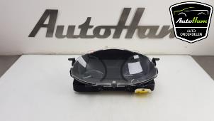 Usagé Instrument de bord Toyota Auris Touring Sports (E18) 1.8 16V Hybrid Prix € 125,00 Règlement à la marge proposé par AutoHam