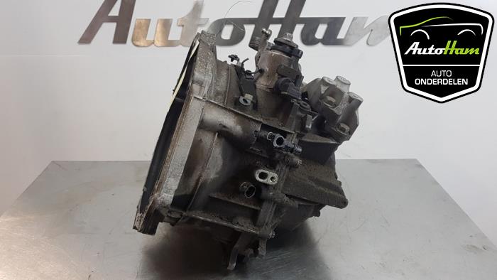 Gearbox from a Opel Astra J (PC6/PD6/PE6/PF6) 1.7 CDTi 16V 110 2013