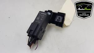 Used Glow plug relay Volkswagen Caddy Combi IV 2.0 TDI 75 Price € 20,00 Margin scheme offered by AutoHam