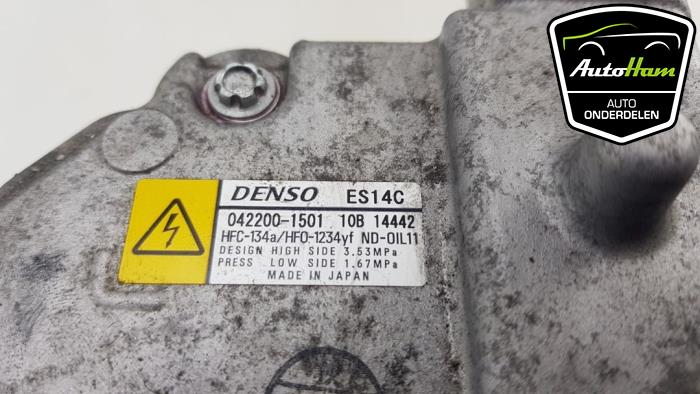Air conditioning pump from a Toyota Yaris III (P13) 1.5 16V Hybrid 2018