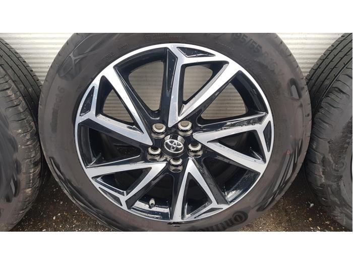 Sport rims set + tires Toyota Yaris IV 1.5 12V Hybrid - CMS110918 Alloy ...