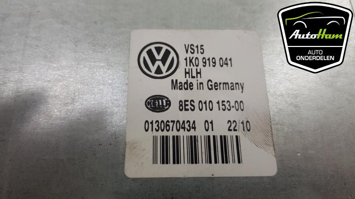 Regulator napiecia z Volkswagen Golf VI (5K1) 1.6 TDI 16V 2010