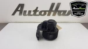 Usados Motor de ventilador de calefactor Volkswagen Transporter T5 1.9 TDi Precio € 35,00 Norma de margen ofrecido por AutoHam