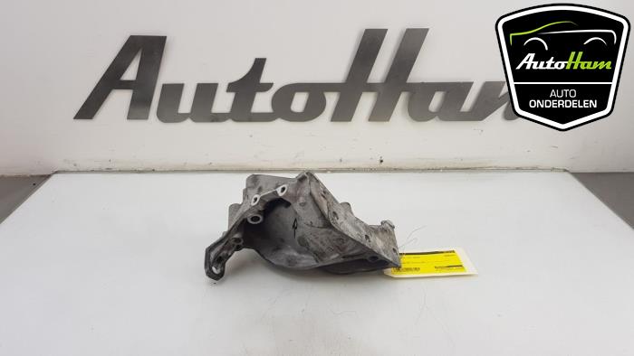 Usagé Support moteur Skoda Fabia III Combi (NJ5) 1.4 TDI 16V 75 Prix € 20,00 Règlement à la marge proposé par AutoHam