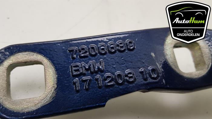 Zawias tylnej klapy z BMW 5 serie Touring (F11) 520d 16V 2013
