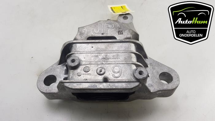 Engine mount from a Ford Focus 4 Wagon 1.5 EcoBoost 12V 150 2020