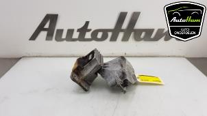 Used Engine mount Renault Megane III Coupe (DZ) 2.0 16V RS Turbo Clubsport Price € 50,00 Margin scheme offered by AutoHam