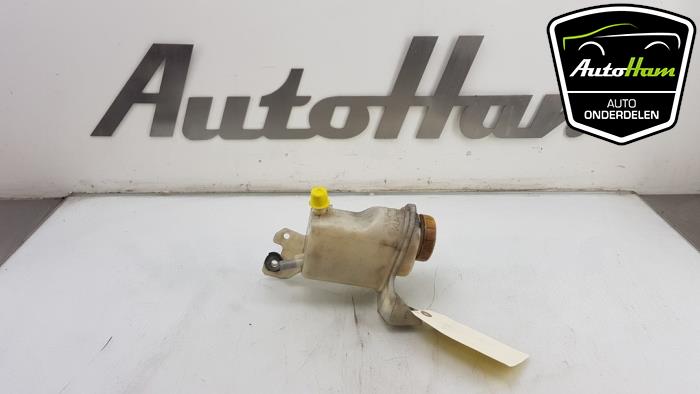 Begagnade Styrservotank Opel Combo 1.3 CDTI 16V ecoFlex Pris € 15,00 Marginaltabell erbjuds av AutoHam