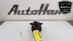 Used Front brake calliper, left Nissan Note (E11) 1.6 16V Price € 35,00 Margin scheme offered by AutoHam