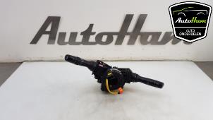 Usagé Commutateur combi colonne de direction Toyota Yaris III (P13) 1.33 16V Dual VVT-I Prix € 100,00 Règlement à la marge proposé par AutoHam