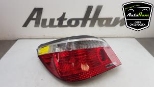 Gebrauchte Rücklicht links BMW 5 serie (E60) 550i 32V Preis € 75,00 Margenregelung angeboten von AutoHam