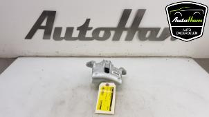 Used Front brake calliper, left Peugeot 208 II (UB/UH/UP) 1.2 Vti 12V PureTech 75 Price € 50,00 Margin scheme offered by AutoHam