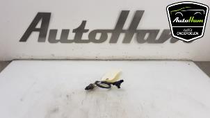 Lambda probe from a Peugeot 208 II (UB/UH/UP) 1.2 Vti 12V PureTech 75 2020