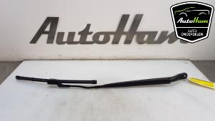 Used Front wiper arm Peugeot 208 II (UB/UH/UP) 1.2 Vti 12V PureTech 75 Price € 20,00 Margin scheme offered by AutoHam